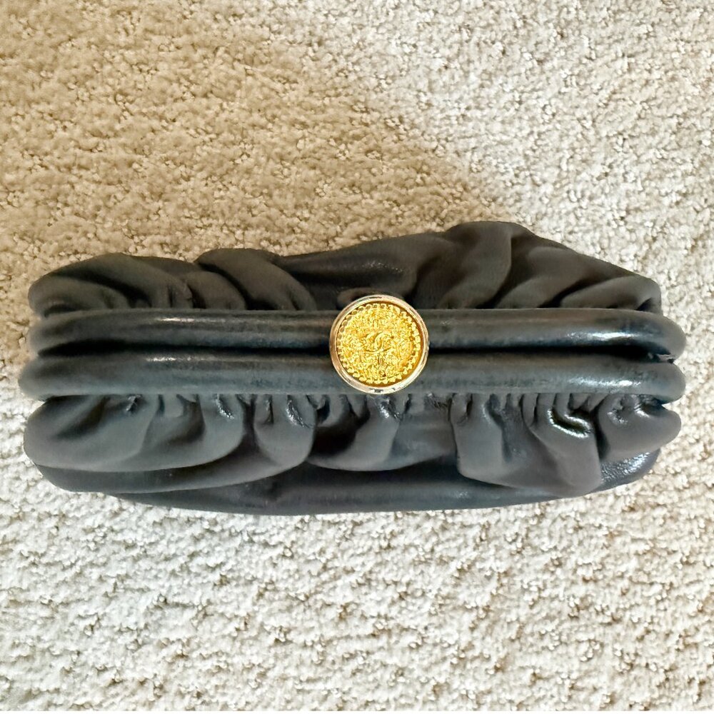 Chanel Black Leather Gold Kiss Lock Bag - Picture 7 of 12